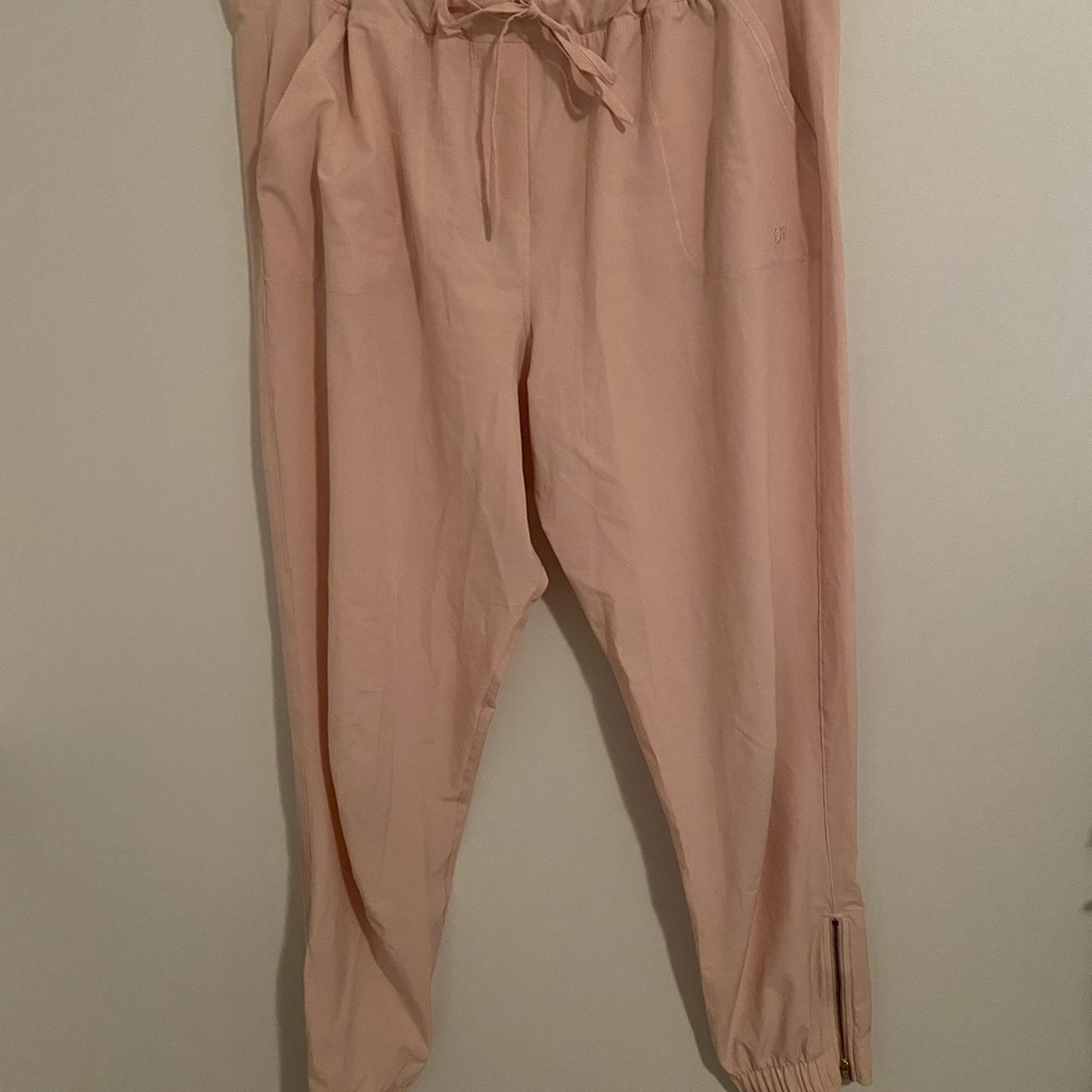 Albion pink jet setters